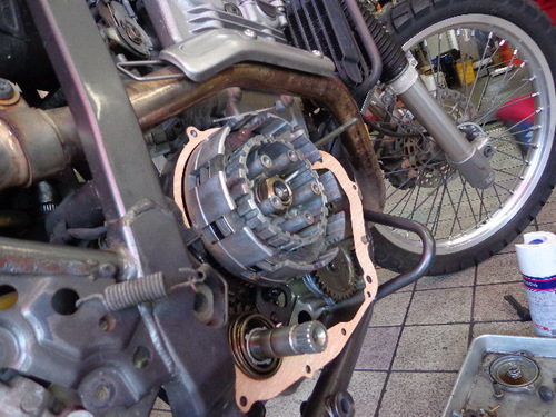 SUZUKI　DR250のクラッチ板交換
