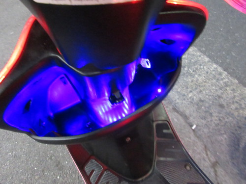 LEDでピカピカ　ライブデイオZX