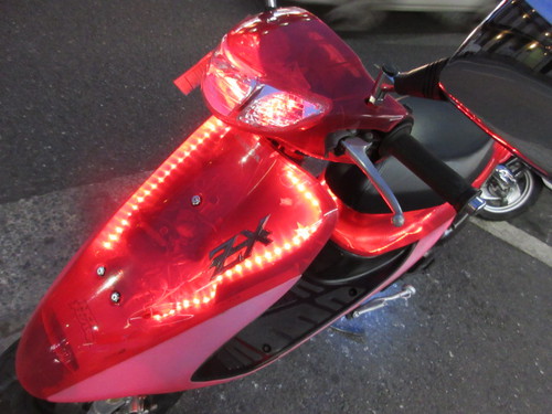 LEDでピカピカ　ライブデイオZX
