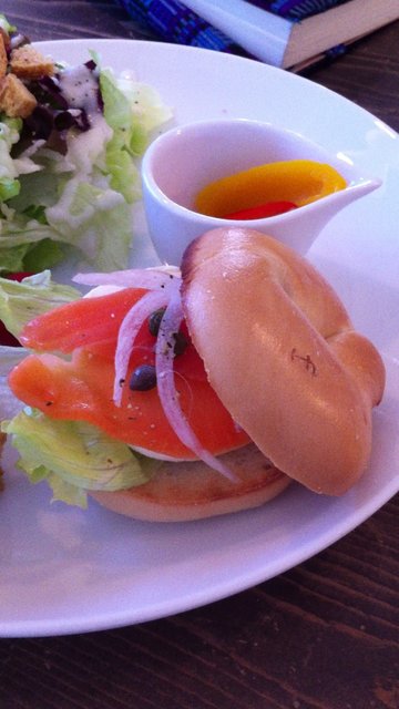 fouet° (フエ°)でベーグルランチ