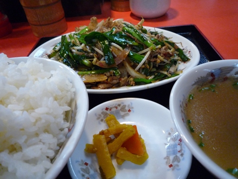 ピリ辛！ニラ炒め定食が食べたいな(^^♪