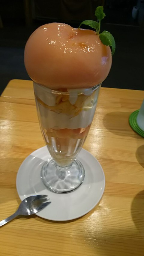 桃のフレンチトーストパフェ 桃のフレンチトーストパフェ