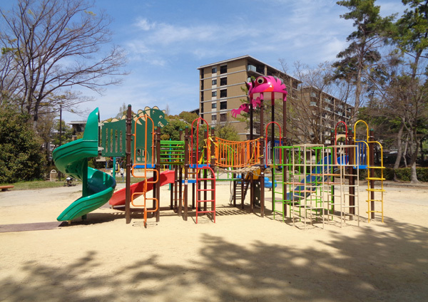 藤白公園の遊具交換が完成しました。