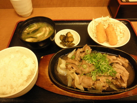 京橋 めしや『宮本むなし』さんでランチ。