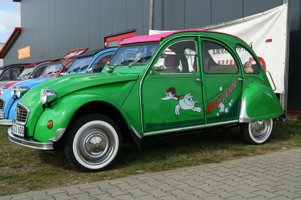 シトロエン 2CV Sausss-Ente シトロエン 2CV Sausss-Ente