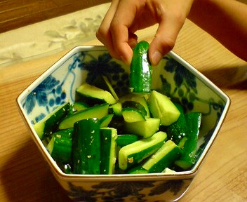 キュウリの薬味醤油漬け