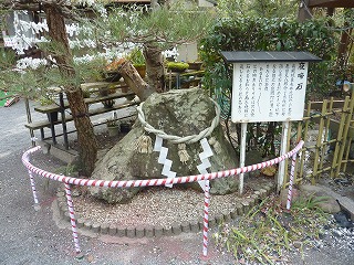 磐手杜(もり）神社