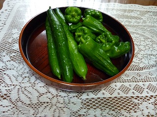 妹からのタイガースタオルと野菜・紫蘇ジュース