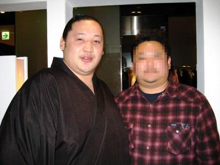 九重部屋歓迎会 重さ104.8kg