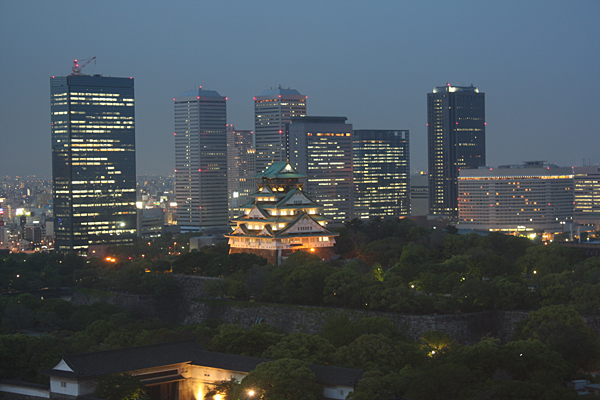  大阪城とOBPの夜景