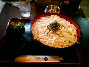 兵庫県伊丹市のうどん屋 得得うどん うどんも好きな親方