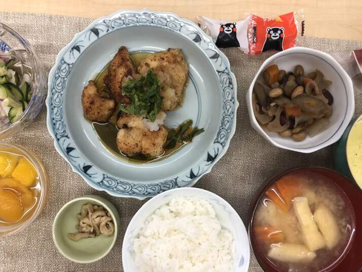 食事会。 食事会。