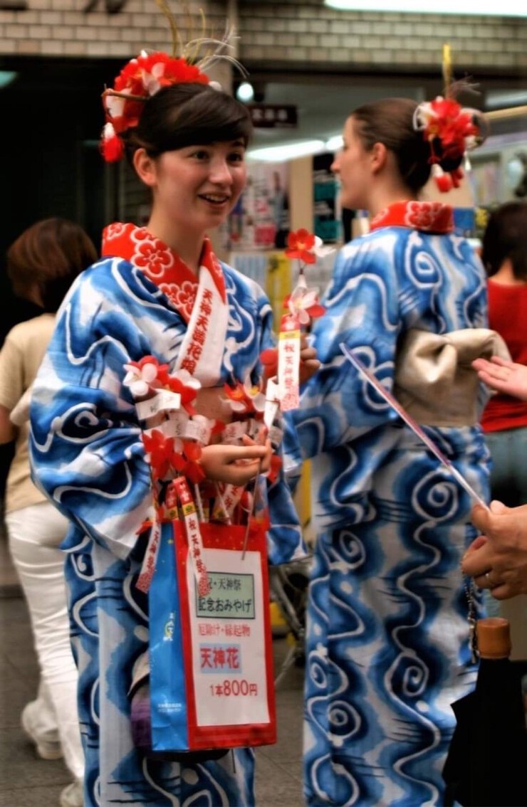 まもなく天神祭!今回は七夕祭から天神祭に登場する「天神天満花娘」をご紹介! まもなく天神祭!今回は七夕祭から天神祭に登場する「天神天満花娘」をご紹介!