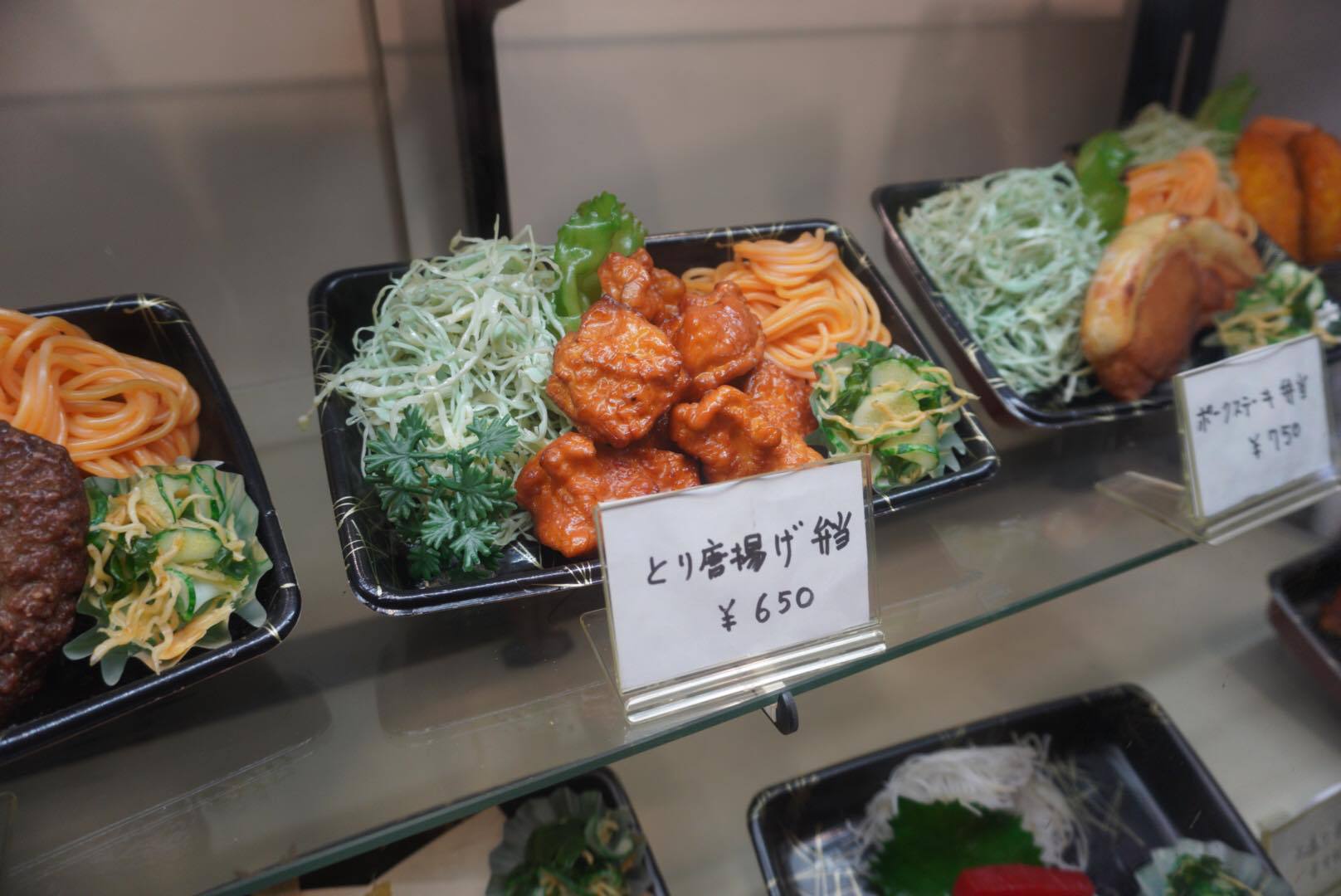 【#フタが閉まらない】ボリューム＆サービス満点なお弁当屋 味福
