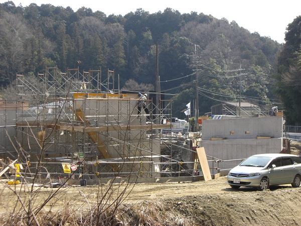 進む第2名神道路工事
