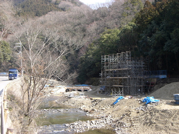 進む第2名神道路工事