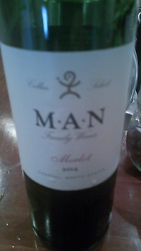 南アフリカ産赤ワイン　MANを飲みました
