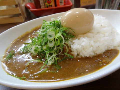 ソーシャルメディアの繋がりから小学校からの親友にキーマカレーのお店でビックリ出会う＠神戸　元町通り三丁目