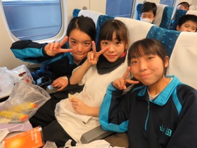 一年五組  移動の様子です。