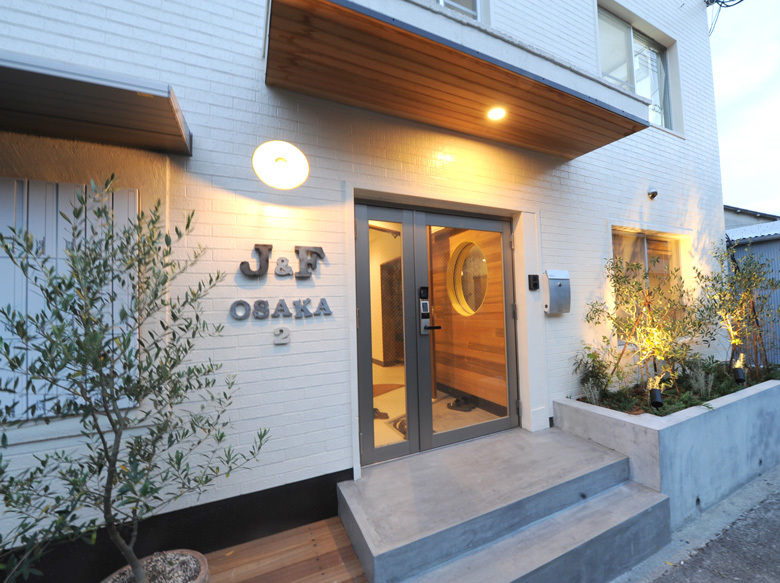 大型シェアハウス「J&F House Osaka2」