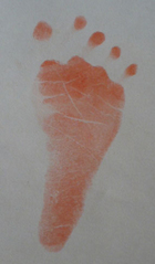 赤ちゃんの足型を彫ったフォトフレーム製作③・・完成