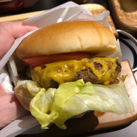 2019年3月12日グランドオープン！肉ya！Burgers（チーズバーガー）