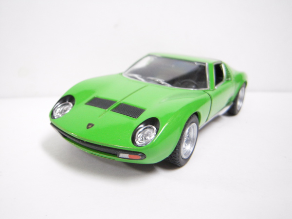 1/34 スケールのプルバック式ミニカー