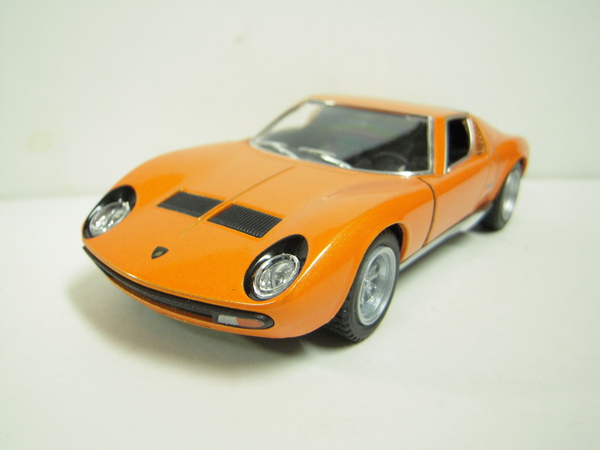 1/34 スケールのプルバック式ミニカー