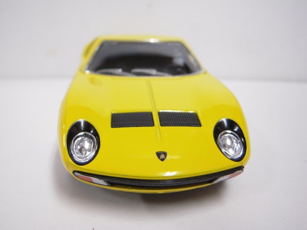 1/34 スケールのプルバック式ミニカー