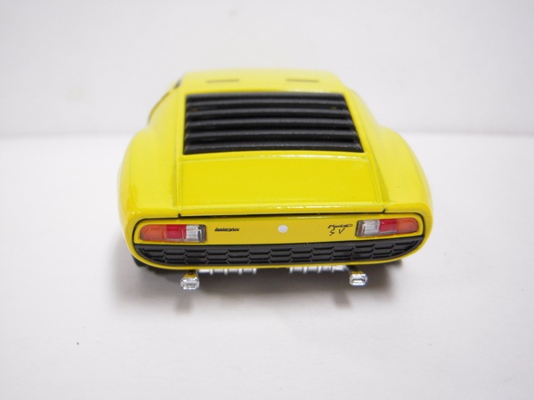 1/34 スケールのプルバック式ミニカー