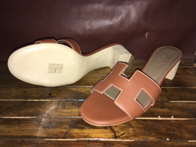 【エルメス HERMES 新品婦人靴】革底の前側の修理、滑り止め、ハーフラバー 【エルメス HERMES 新品婦人靴】革底の前側の修理、滑り止め、ハーフラバー