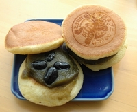 津の国屋のマチカネワニどら焼き