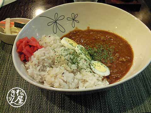 喫茶店の変わったカレー