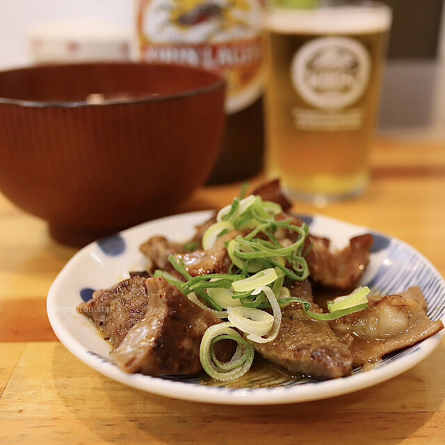 ホルモン専門店の焼きうどん「権兵衛」
