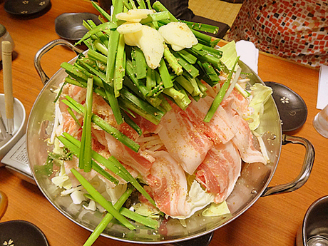 ホルモン鍋やまちゃんの「大阪風モツ鍋」