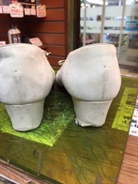 パンプス　カカトゴム交換