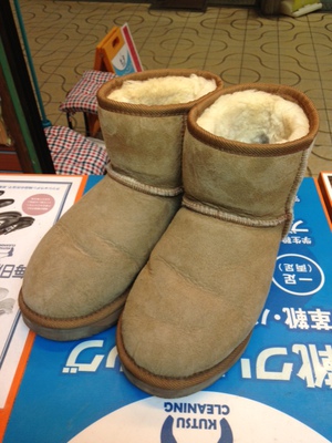 UGGをクリーニング