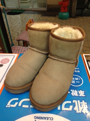 UGGをクリーニング