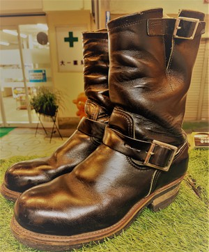 REDWINGエンジニアブーツヒール交換　３３００円(税込み）できます！　阪急岡町駅から徒歩３分　原田神社すぐ裏