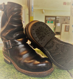 REDWINGエンジニアブーツヒール交換　３３００円(税込み）できます！　阪急岡町駅から徒歩３分　原田神社すぐ裏