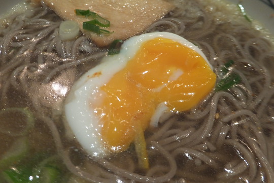 四ツ橋・北堀江　「寄り屋」　ほっこりするきつねそばと梅しらすご飯のセット！