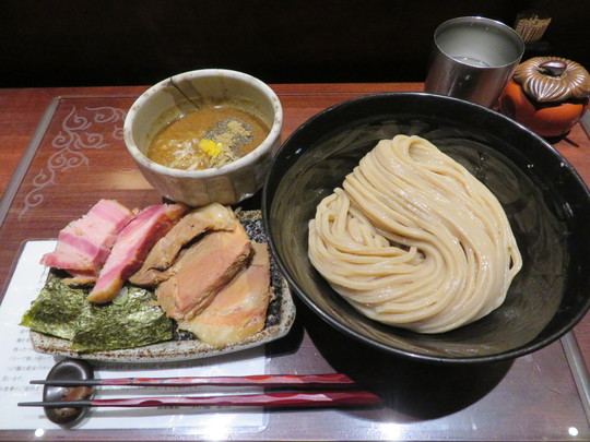 神戸・六甲道　「つけ麺　繁田」　大人気の絶品濃厚つけ麺！