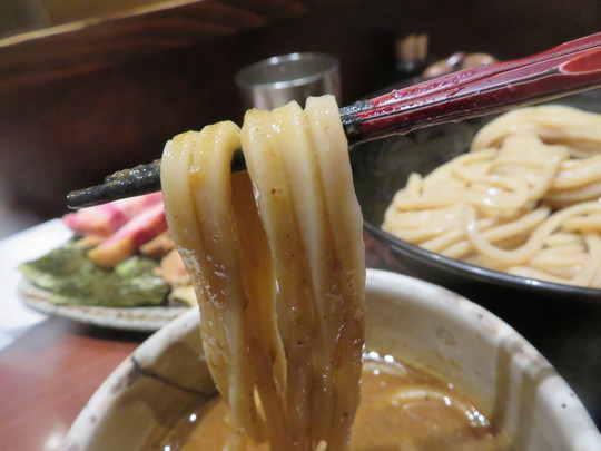 神戸・六甲道　「つけ麺　繁田」　大人気の絶品濃厚つけ麺！