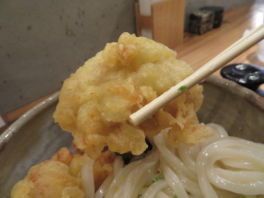 天満・扇町　「扇町うどん屋　あすろう」　ジューシーなとり天とグミ感あふれる生醤油うどん！