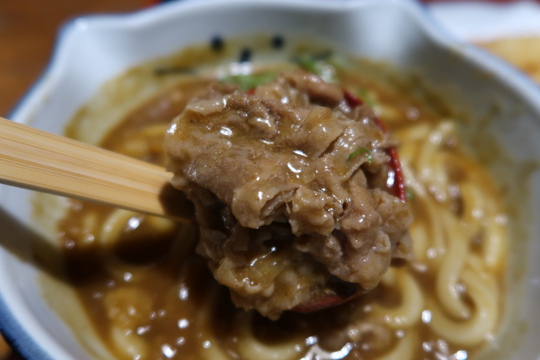 東大阪・新石切　「手打ち　草部うどん　のらや」　まろやかで旨味ある牛肉カレーうどん！