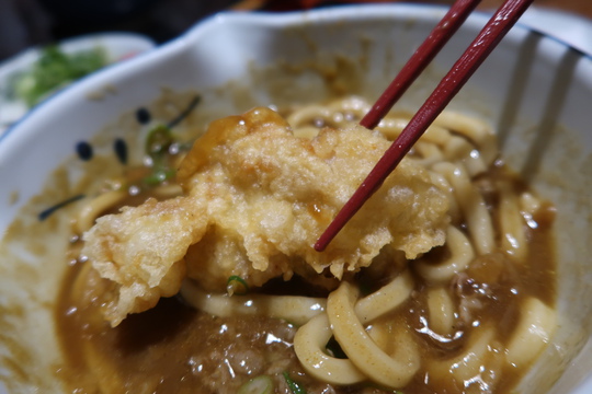 東大阪・新石切　「手打ち　草部うどん　のらや」　まろやかで旨味ある牛肉カレーうどん！
