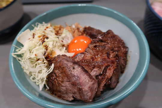 豊中・緑地公園　「麺房　鶏くらふと」　鶏と鰹のおつけそば醤油に燻製チャーシュートッピングして頂きました！