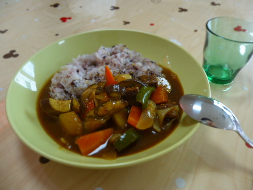ＩＨクッキングで野菜カレーをつくりました。