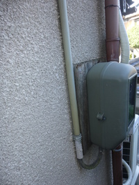 電力メーター取付け板交換