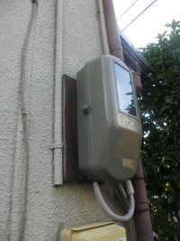 電力メーター取付け板交換